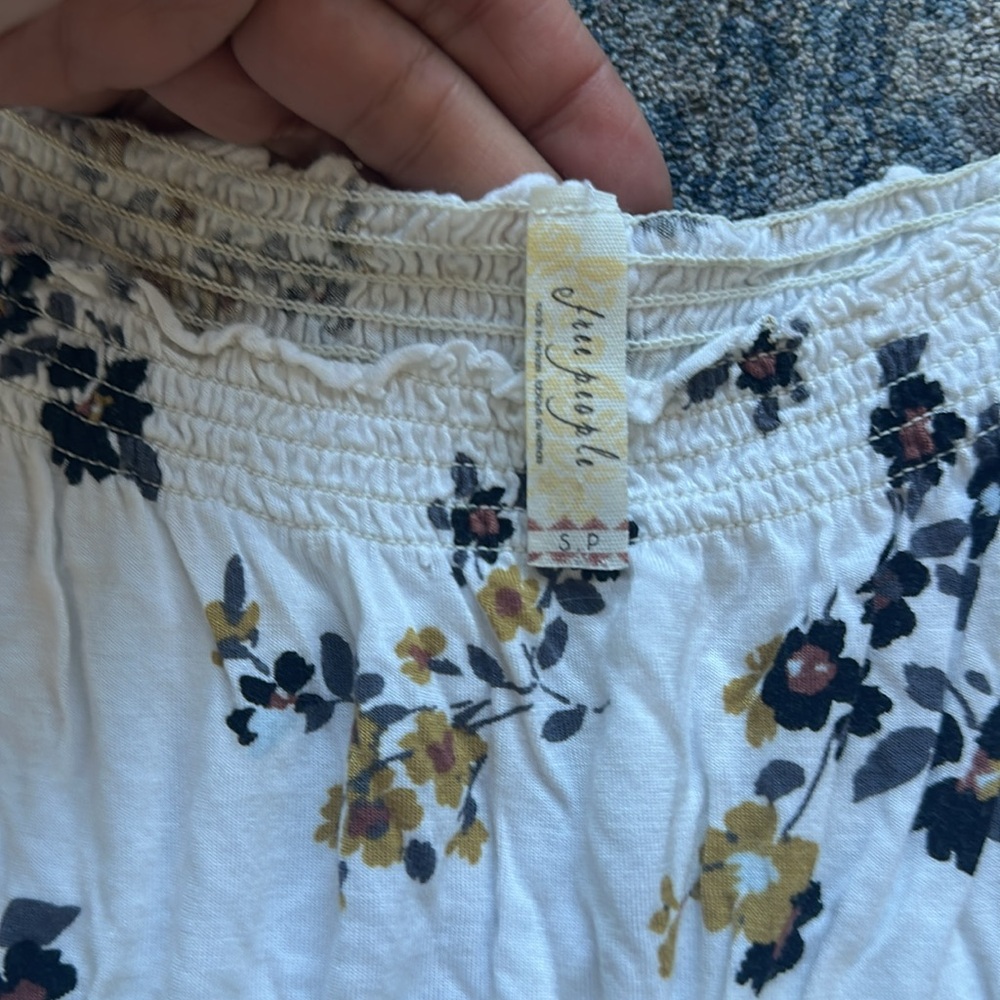 Free People - Picture 2 of 4